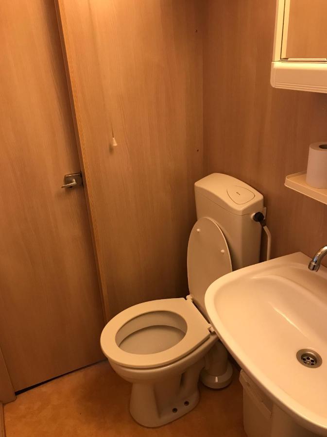 Chalet 'T Rijsterbos Op Camping Met Zwembad! Villa Esterno foto